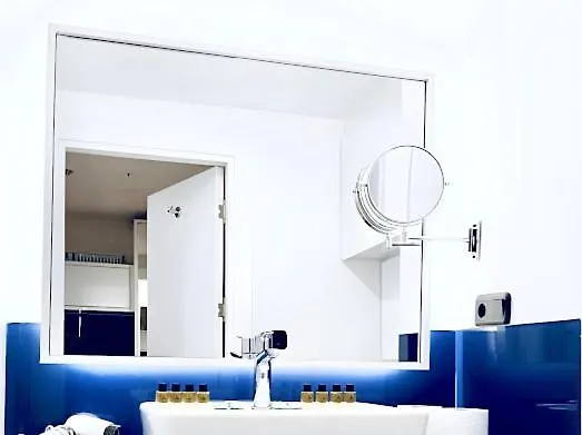 באטומי Orbi City Simon'S Studio